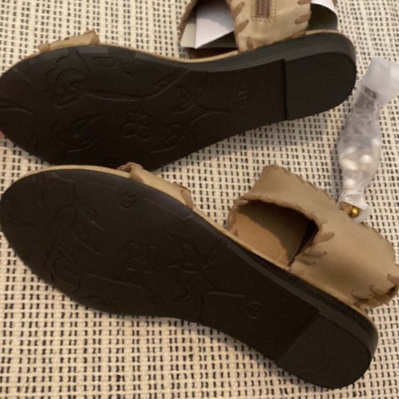 Very Volatile sandals size 6 - Picture 10 of 11